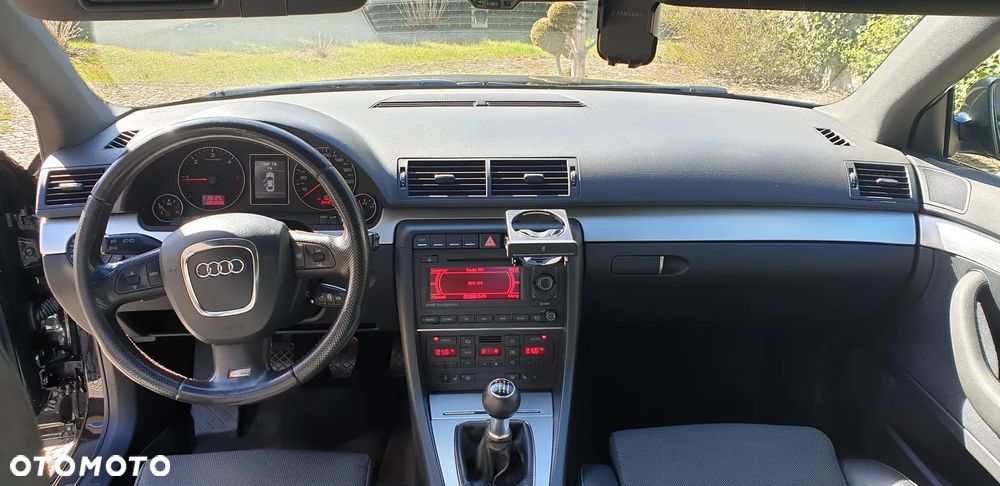 Audi A4 Avant 2.0 TDI - 16
