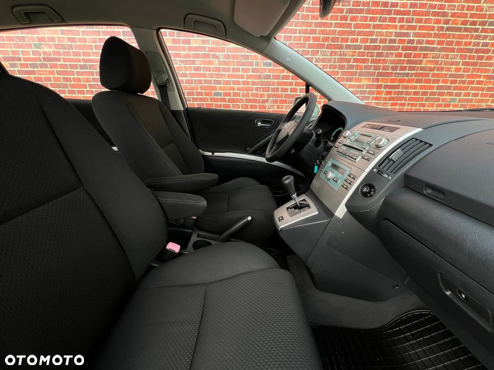 Toyota Corolla Verso - 14