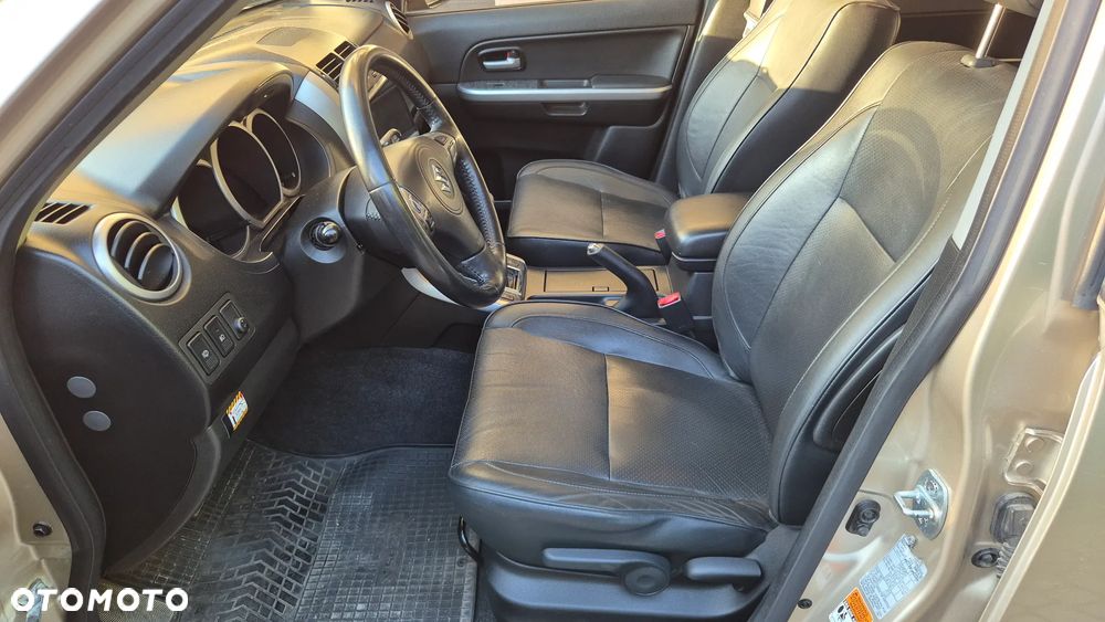 Suzuki Grand Vitara 2.4 De Luxe EU5 - 17