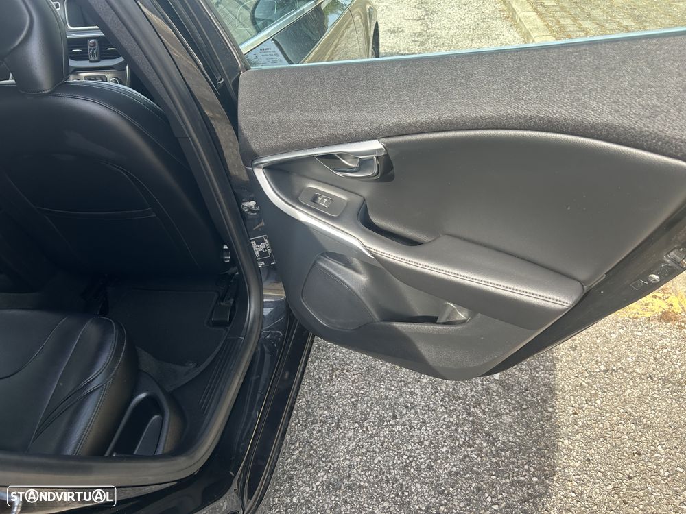 Volvo V40 1.6 D2 Summum Powershift - 22