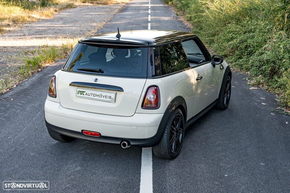 MINI 3 Portas Cooper D - 19