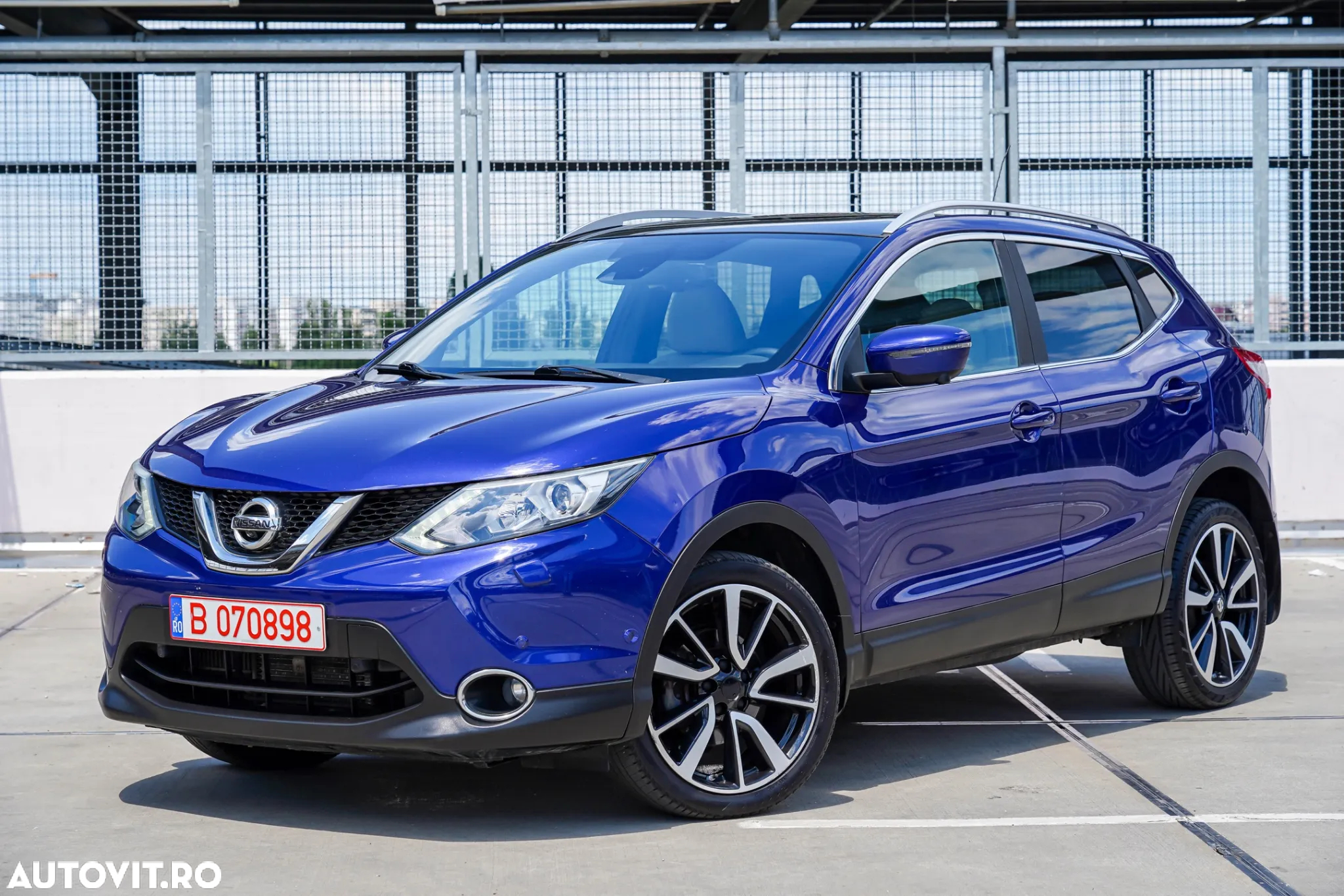 Nissan Qashqai 1.6 DCI Xtronic TEKNA+ - 8