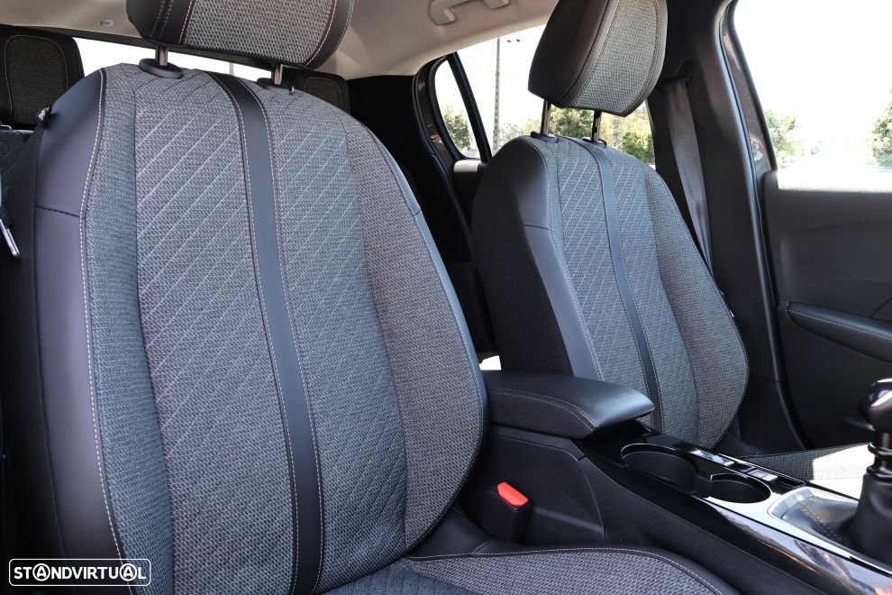 Peugeot 208 1.2 PureTech Allure - 11