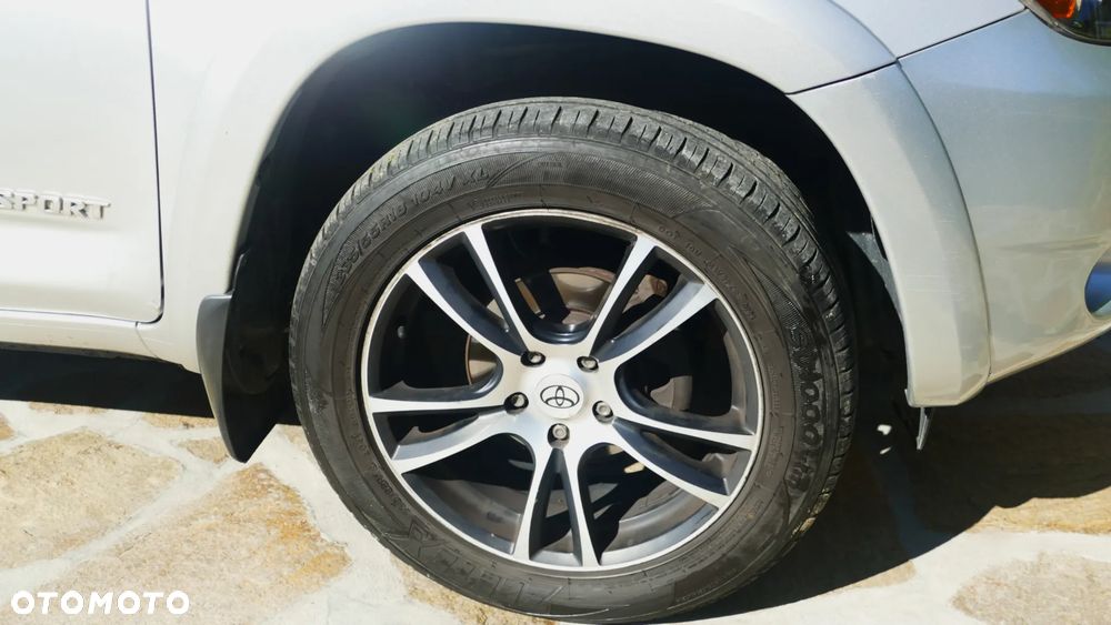 Toyota RAV4 - 10