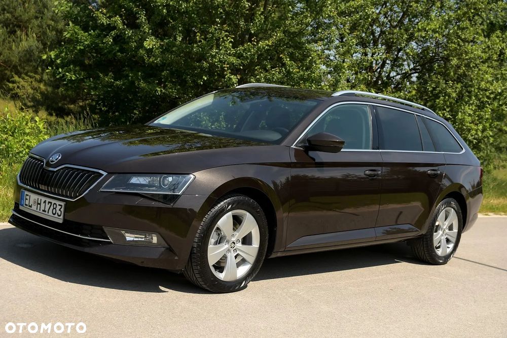 Skoda Superb 2.0 TDI DSG Ambition - 2