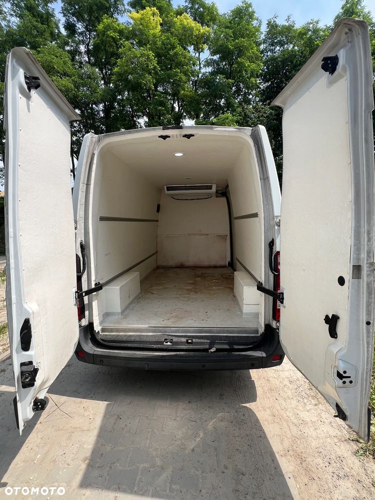 Nissan NV400 - 23