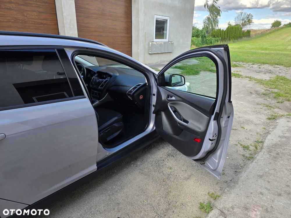 Ford Focus 1.6 Ambiente - 14