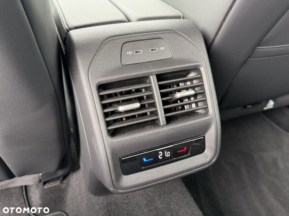 Volkswagen Passat - 20