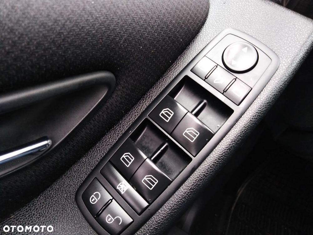 Mercedes-Benz Klasa A 170 Avantgarde - 12