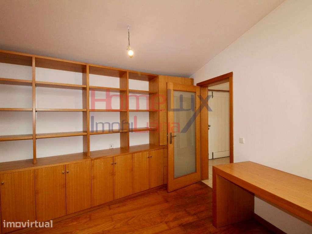 Moradia T4 de Arquitetura Distinta em Parada de Todeia (Paredes) - Grande imagem: 3/46