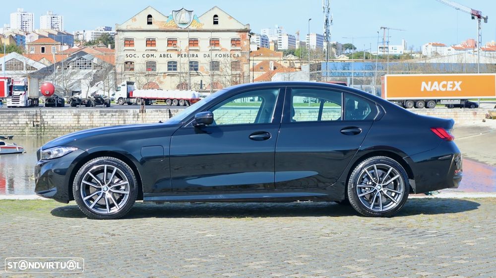 BMW 330 e Auto - 12