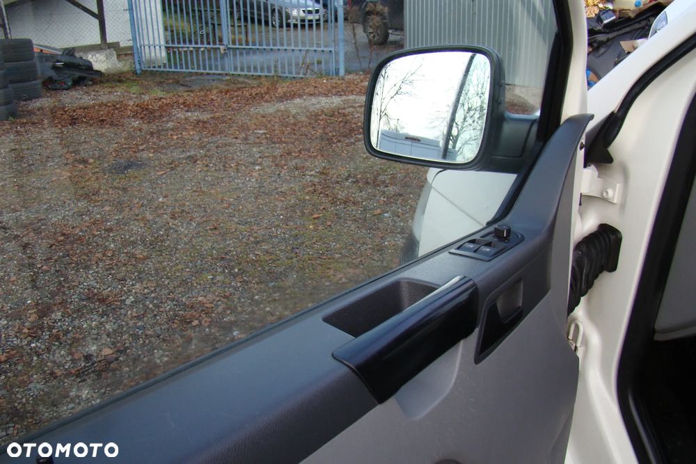 Volkswagen Transporter - 9