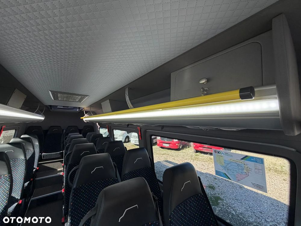 Mercedes-Benz Sprinter 517 - 23