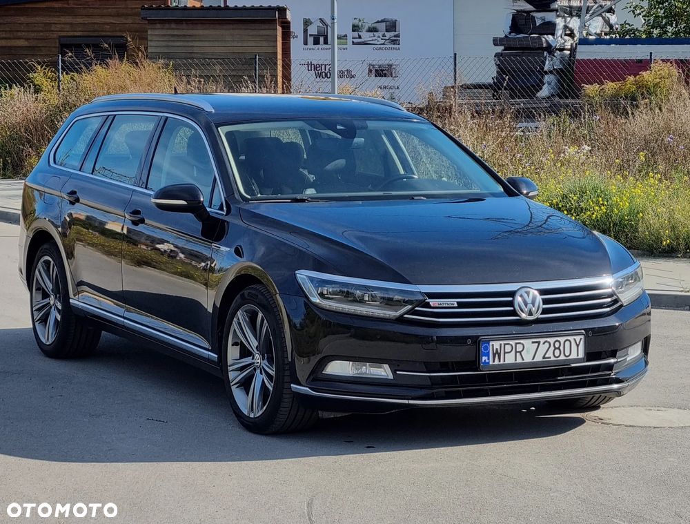 Volkswagen Passat - 1