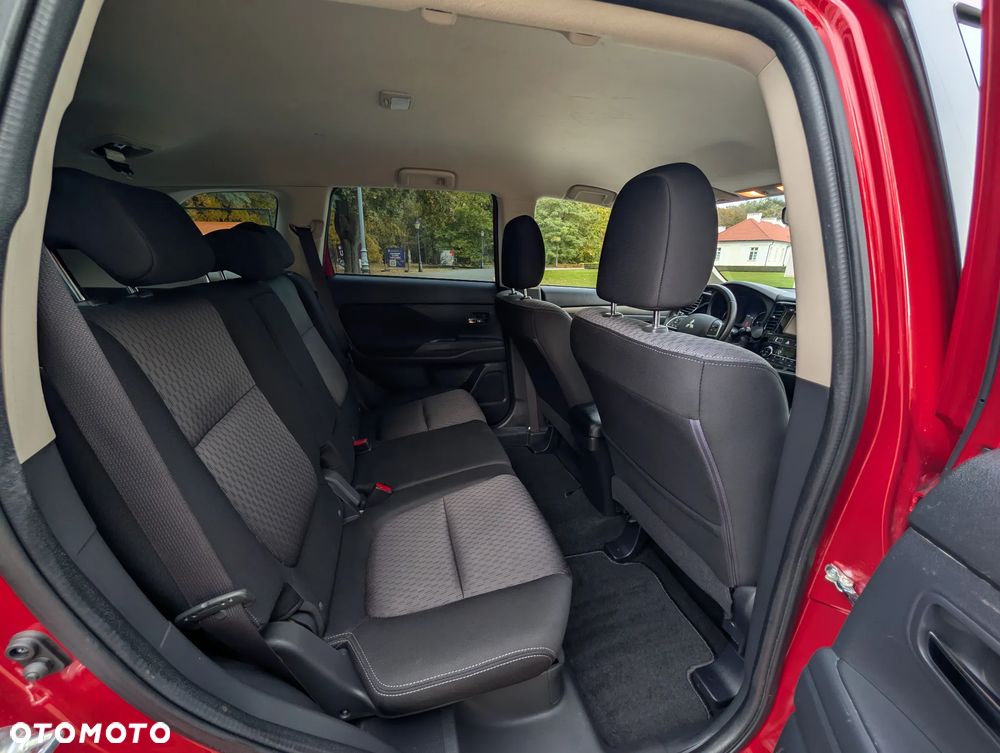 Mitsubishi Outlander - 21
