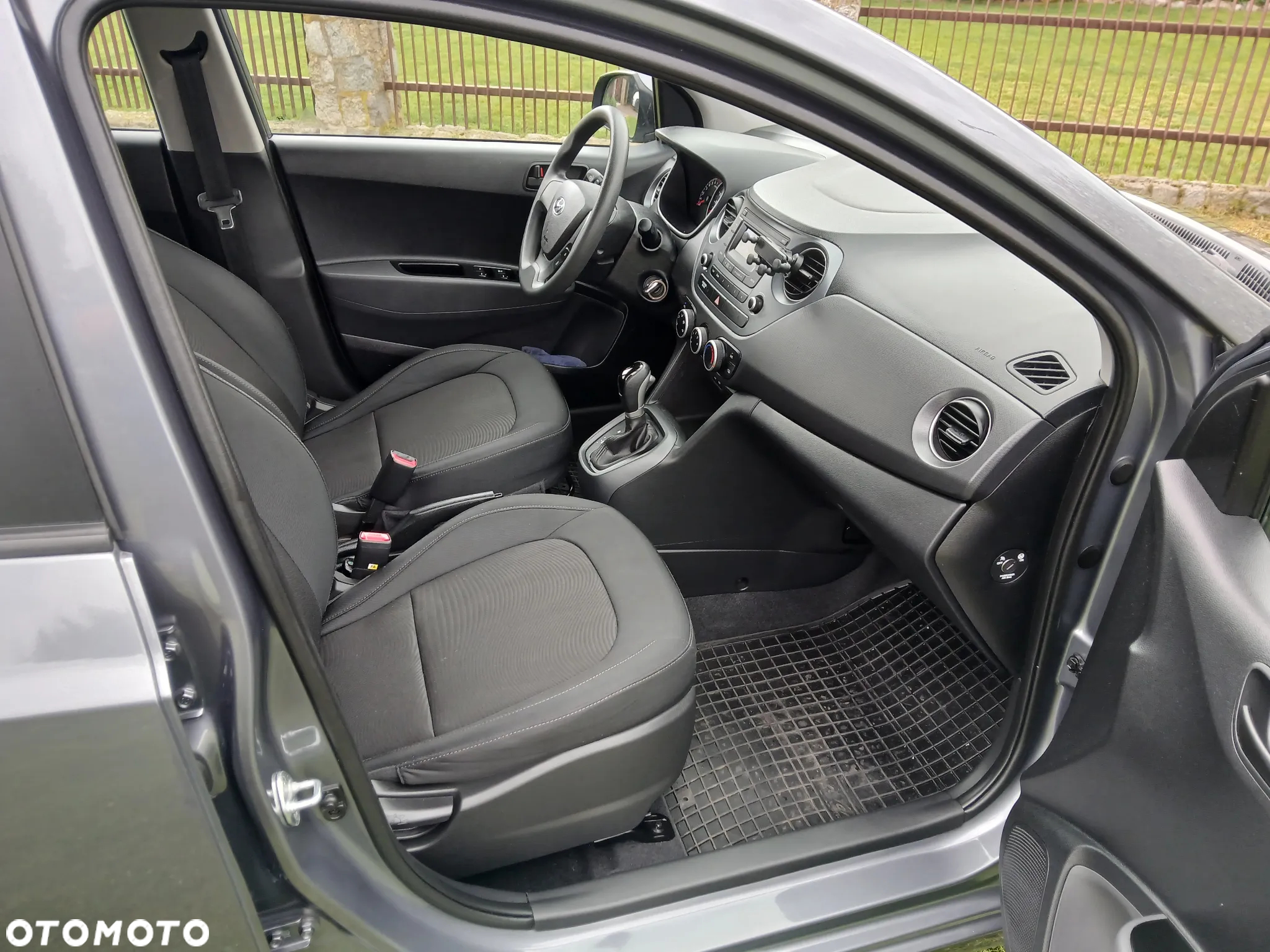 Hyundai i10 - 12