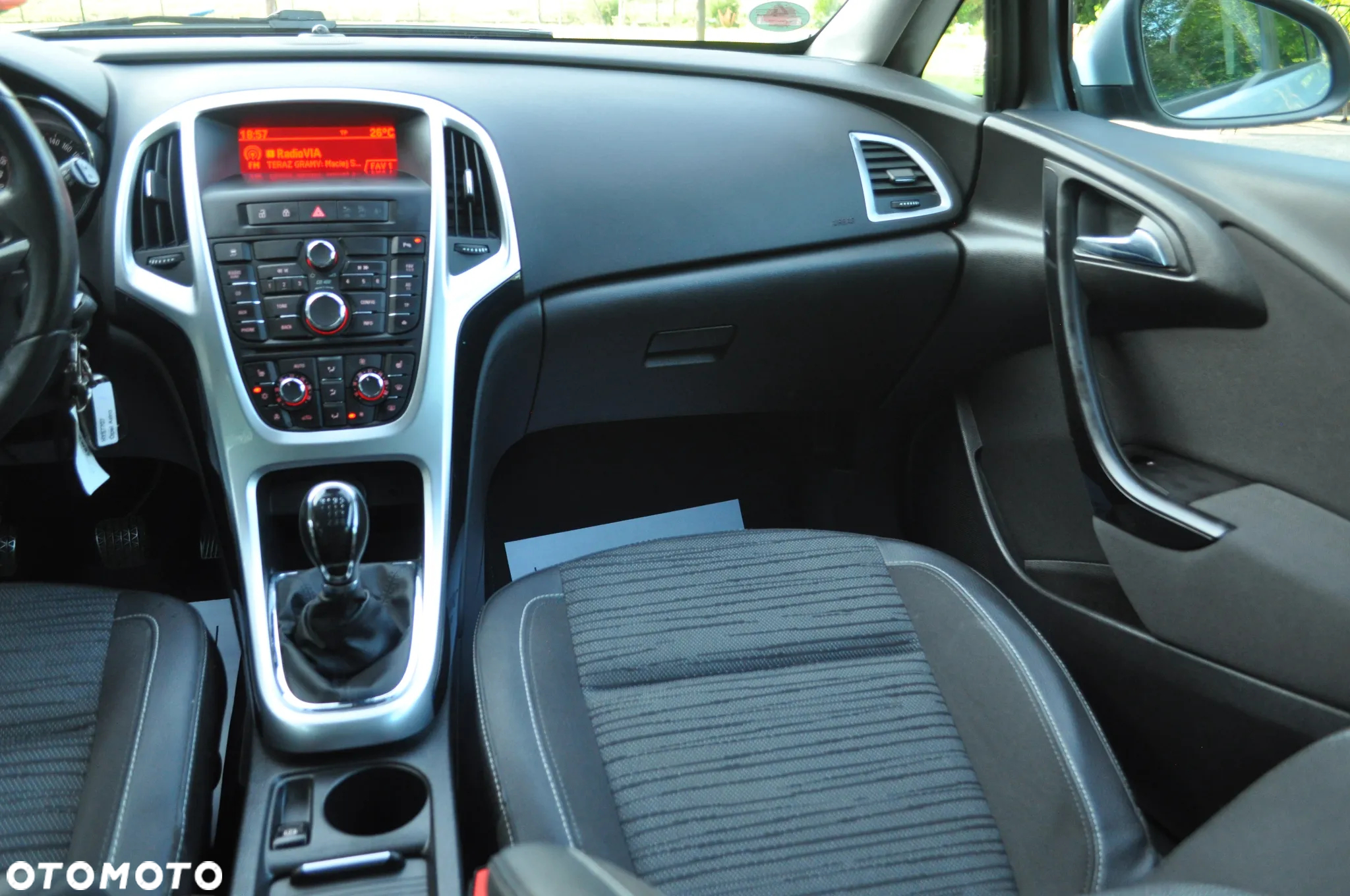 Opel Astra IV 1.4 T Cosmo - 24