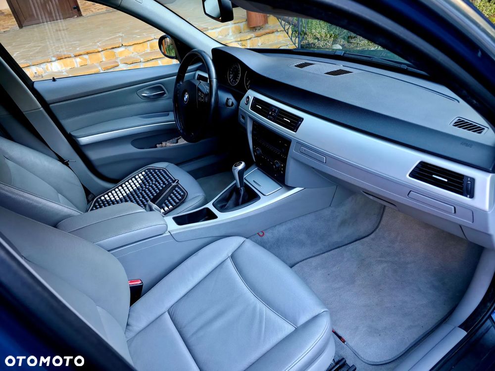 BMW Seria 3 325i - 18
