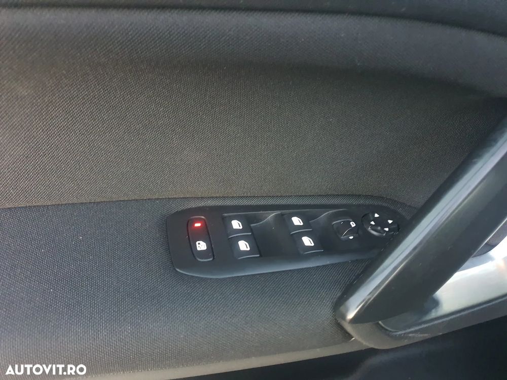 Peugeot 308 1.2 L PureTech Turbo Allure - 11