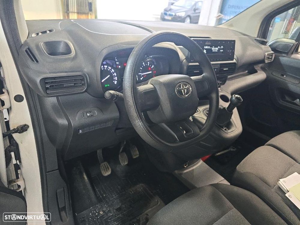 Toyota PROACE CITY LONGA 3 LUGARES - 7