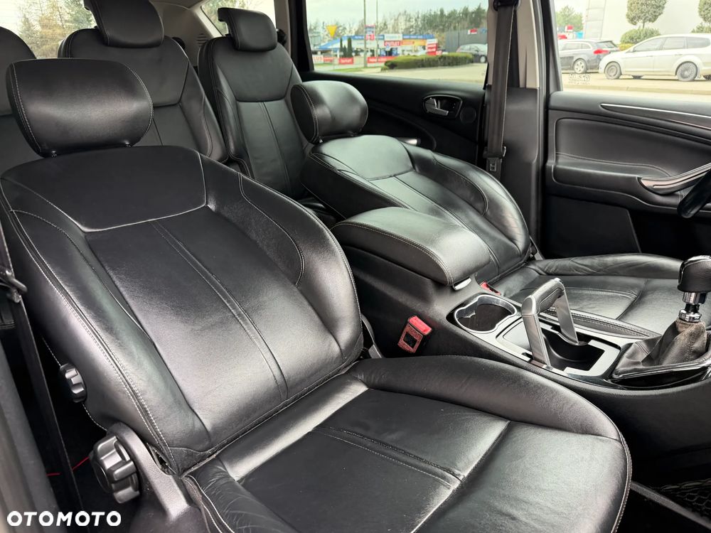 Ford S-Max 2.0 TDCi DPF Titanium X - 33
