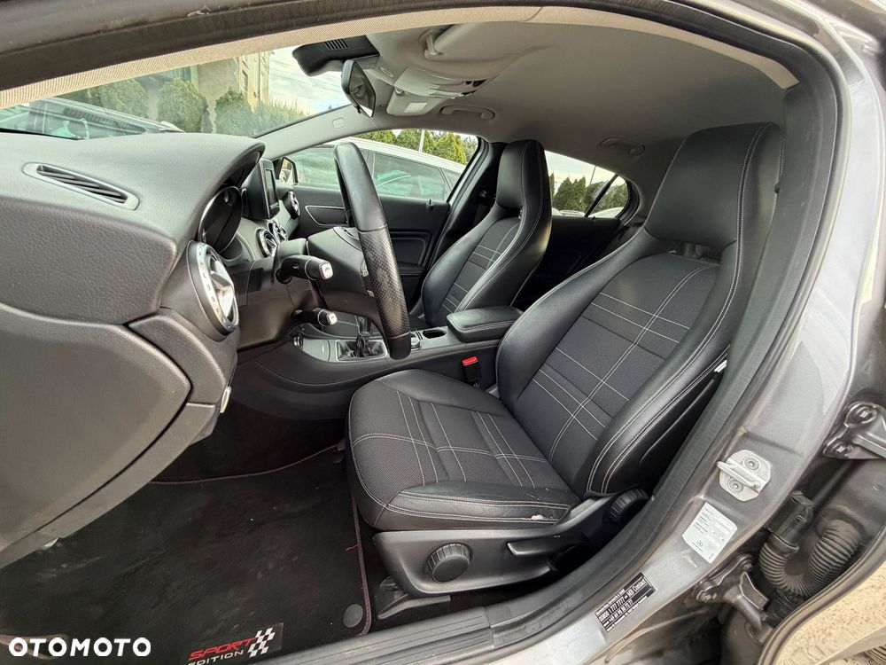 Mercedes-Benz GLA 200 Urban - 35