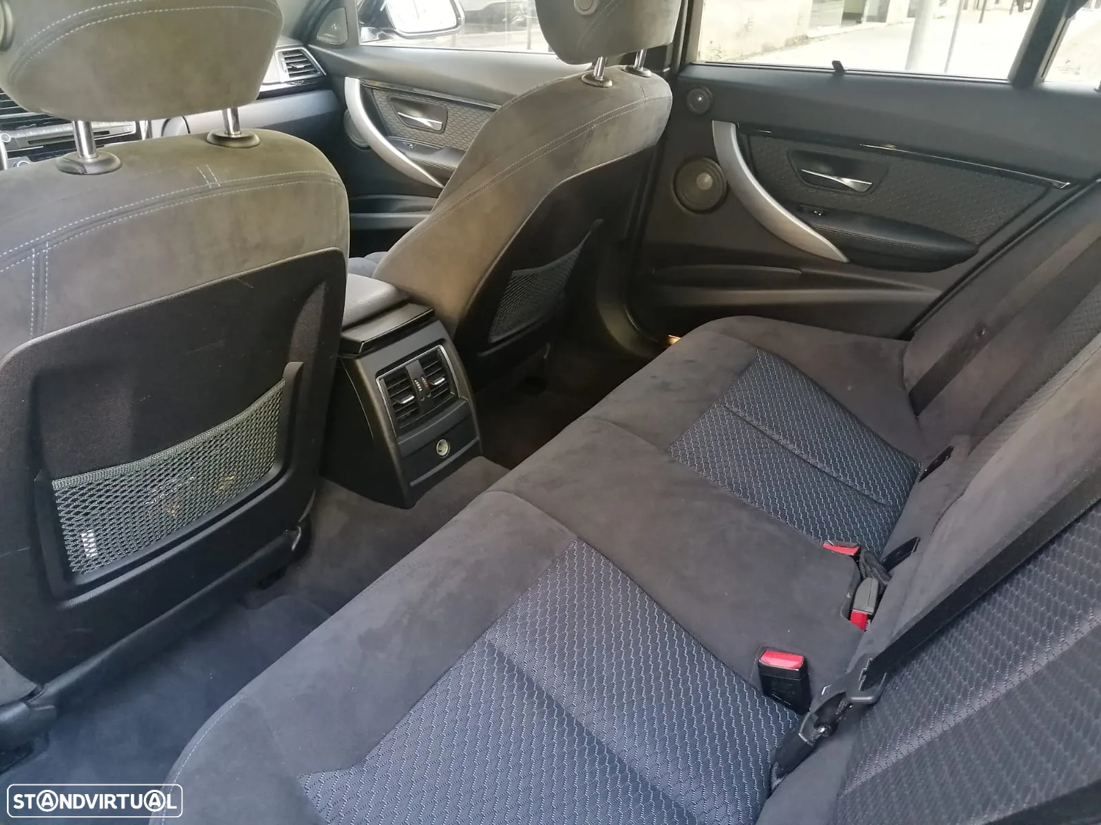 BMW 330 e iPerformance Pack M - 19