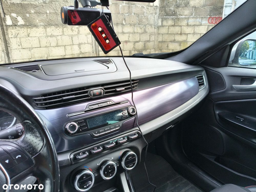 Alfa Romeo Giulietta 1750 TBi Quadrifoglio Verde - 16