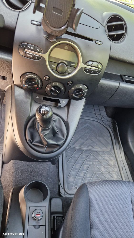 Mazda 2 - 9