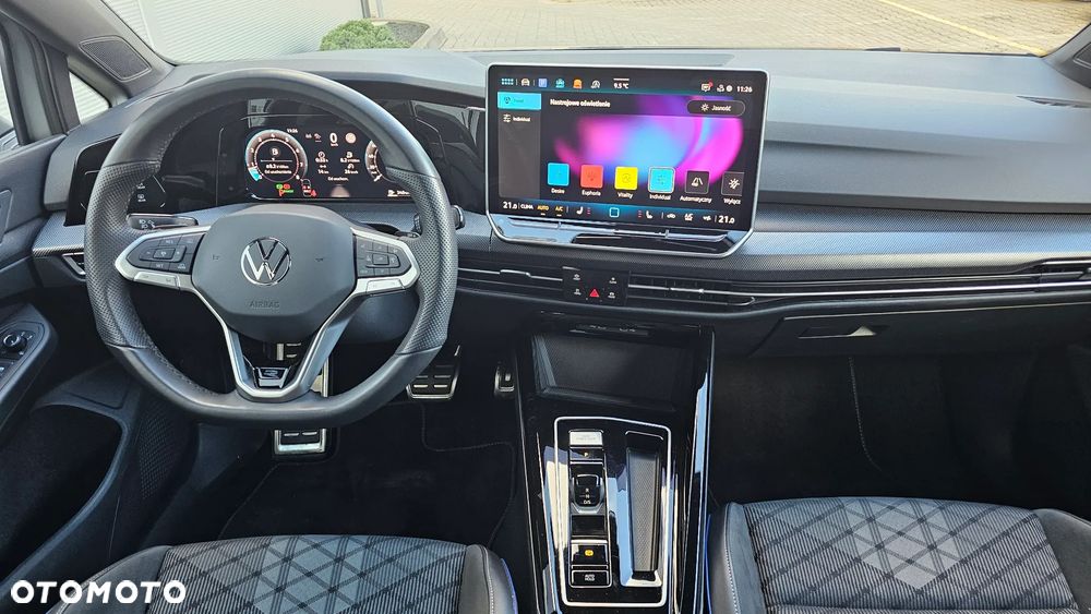 Volkswagen Golf 1.5 eTSI mHEV R-Line Plus DSG - 28
