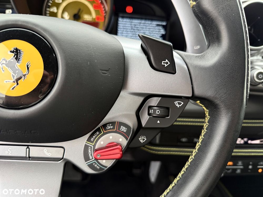 Ferrari F8 Spider - 20