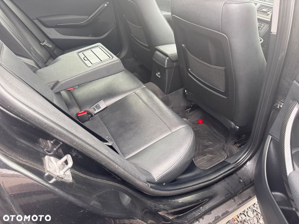 BMW X1 sDrive18i Sport Line - 16