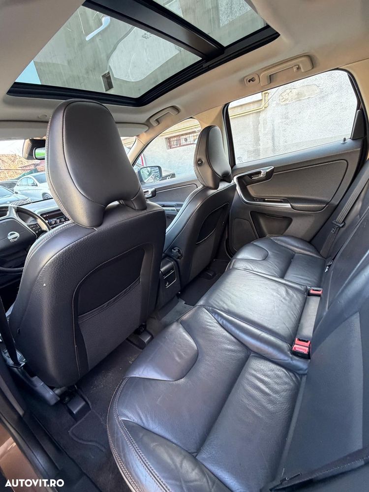 Volvo XC 60 2.4D AWD Aut. - 8