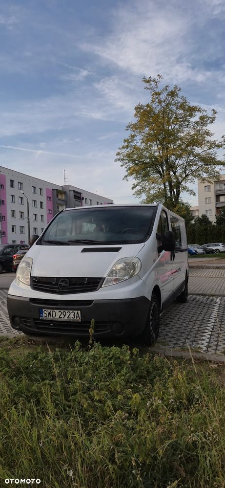 Opel Vivaro 2010 photo 2