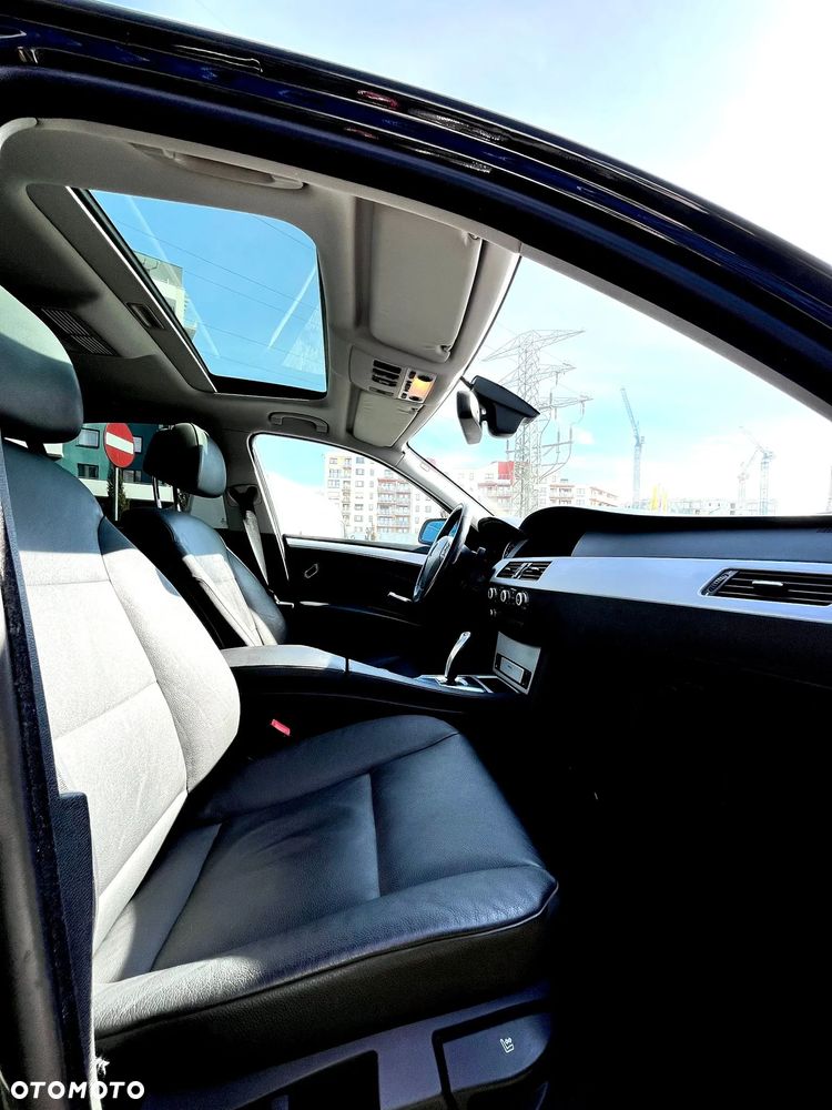 BMW Seria 5 525d - 8