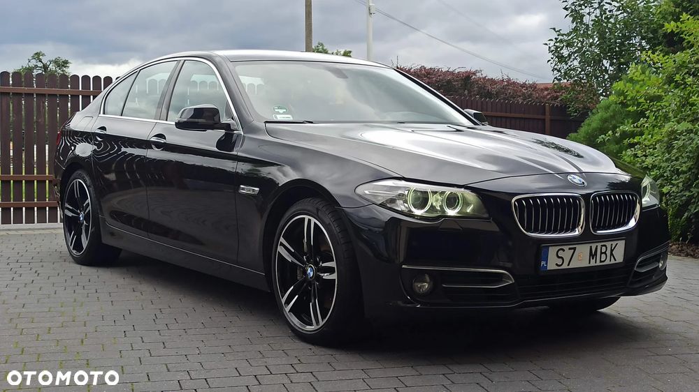 BMW Seria 5 525d xDrive Luxury Line - 3