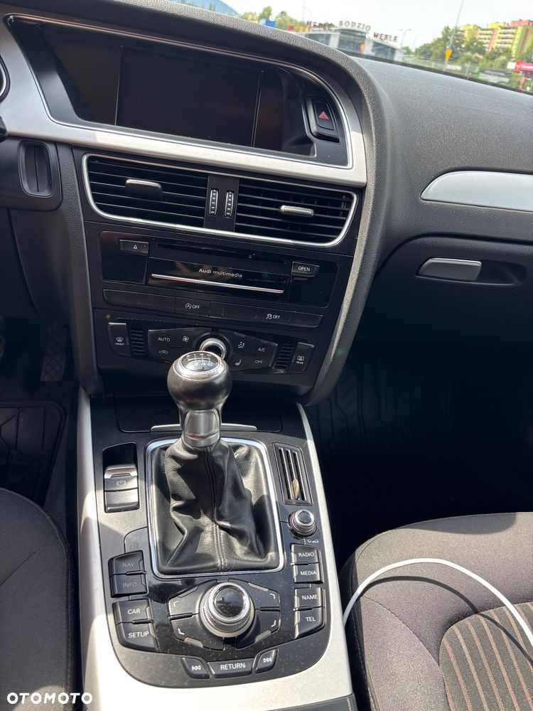 Audi A4 Avant 2.0 TDI quattro - 9
