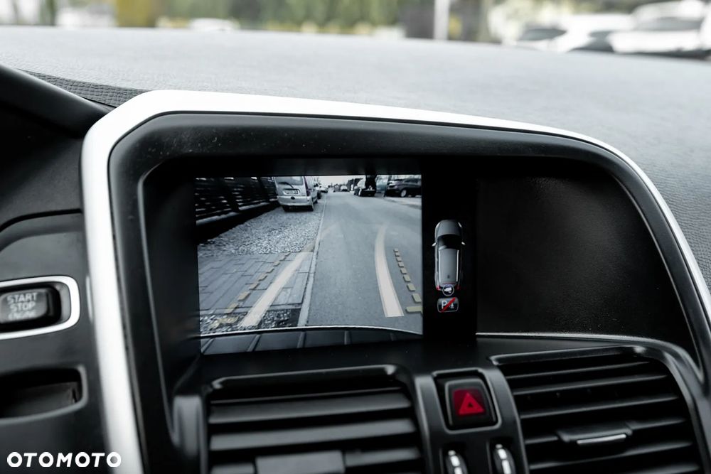 Volvo XC 60 D5 AWD RDesign - 34