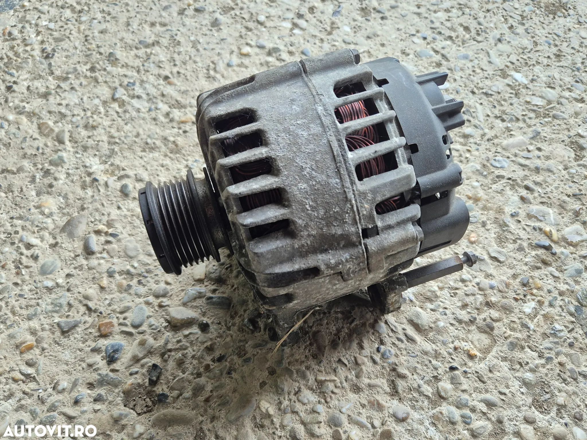 Alternator 2.0 / 1.6 TDI VOLKSWAGEN / SKODA / AUDI / SEAT 03L906023F - 1