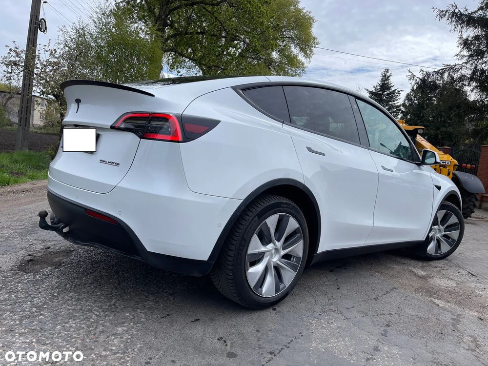 Tesla Model Y Long Range Dual Motor AWD - 1