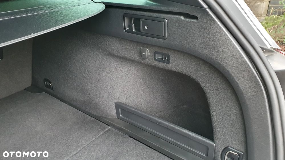 Volkswagen Passat - 31