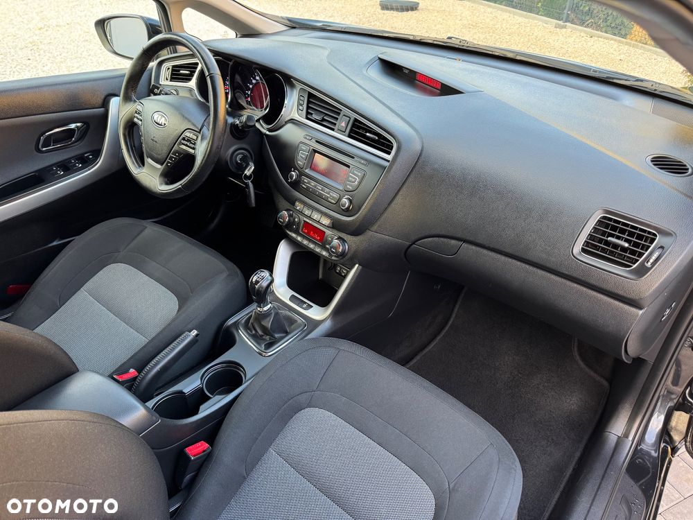 Kia Ceed 1.4 CVVT Dream-Team Edition - 22