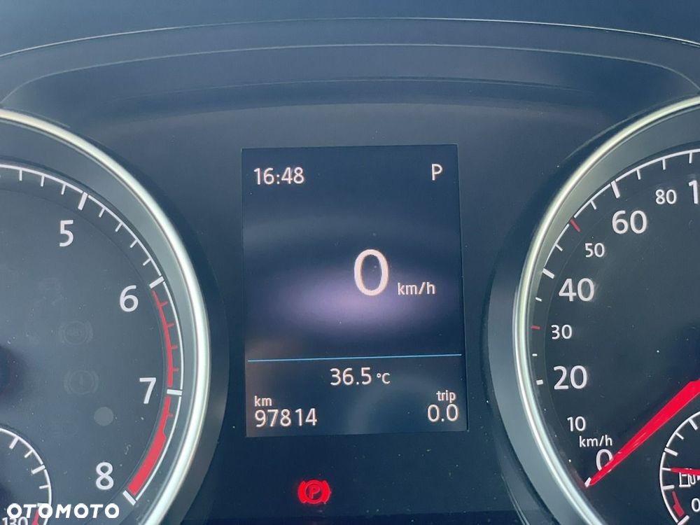 Volkswagen Golf 1.5 eTSI OPF DSG R-Line - 16