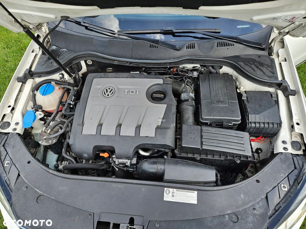 Volkswagen Passat - 10