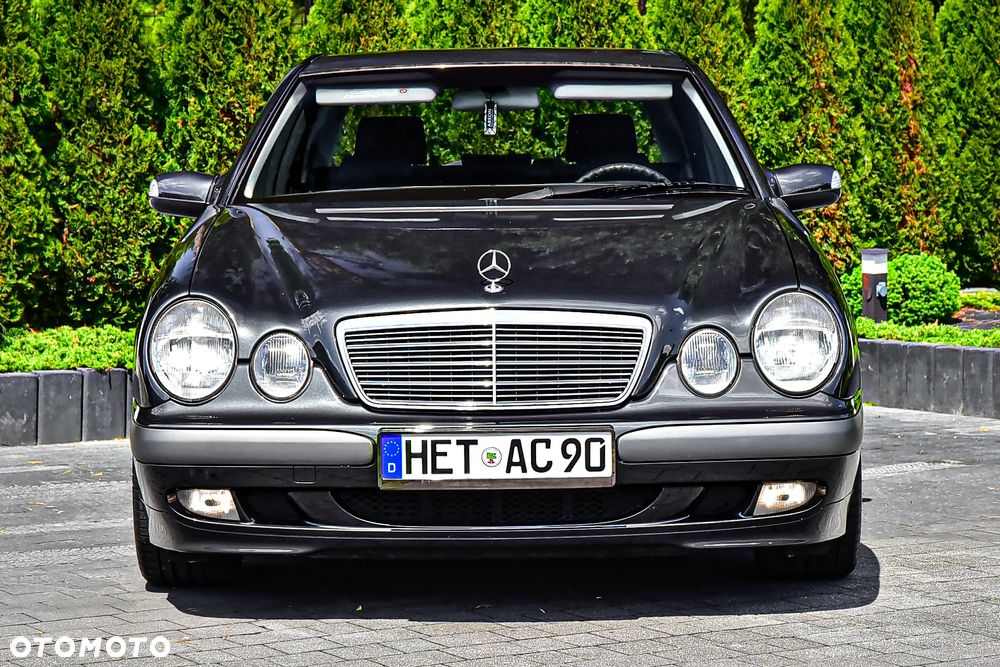 Mercedes-Benz Klasa E - 9