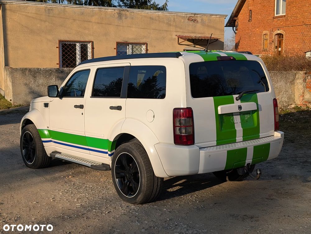 Dodge Nitro - 2
