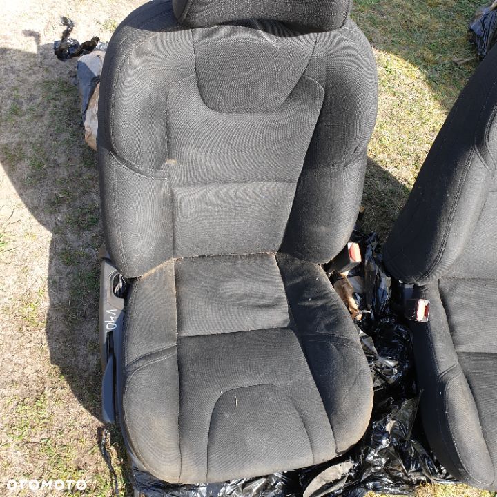 VOLVO V40  POSZYCIE FOTELA LEWE PRAWE - 2