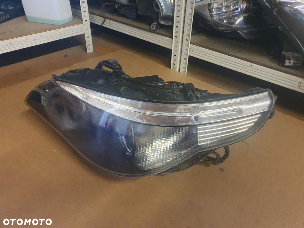 REFLEKTOR PRAWY BMW 5 E60 E61 XENON - 2