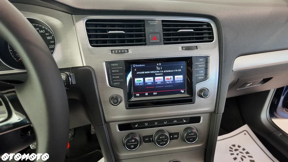 Volkswagen Golf 2.0 BlueTDI Comfortline - 26