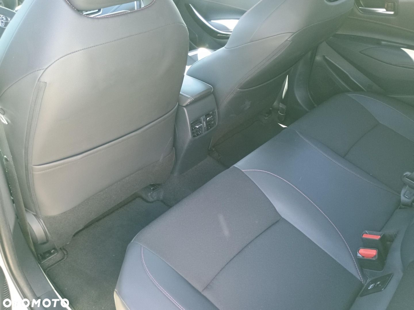 Toyota Corolla - 13